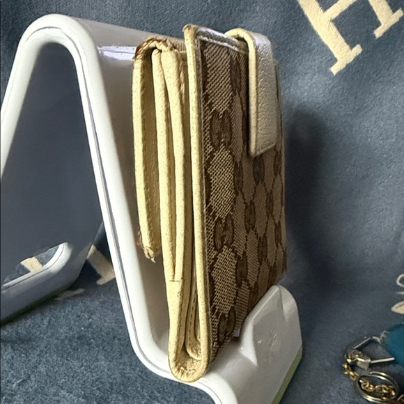Gucci Tan and Brown Monogram Wallet - Picture 3 of 16